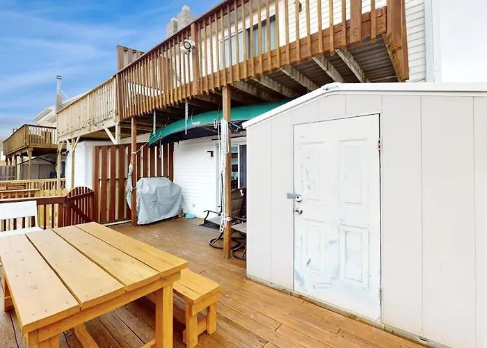 Shipwreck Townhome *